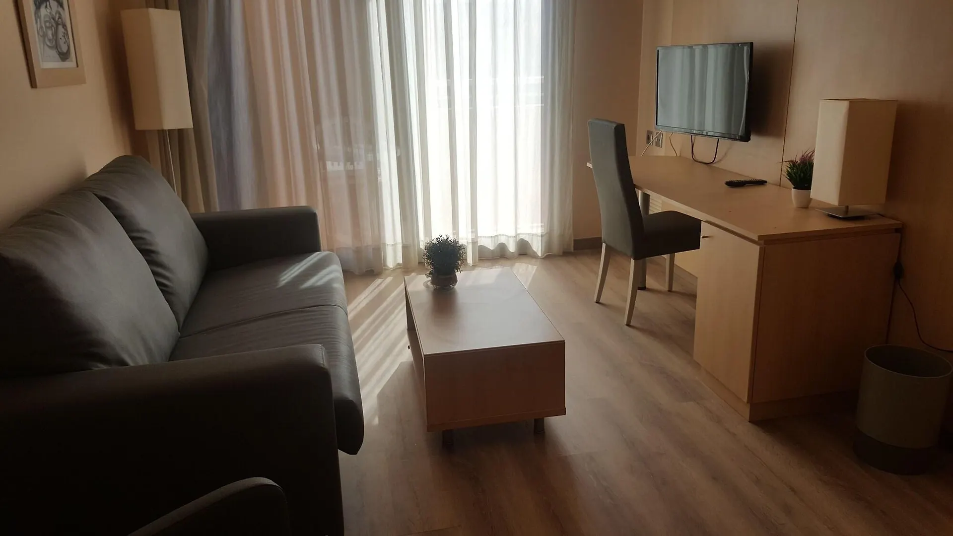 Aparthotel Advise Reina Vera
