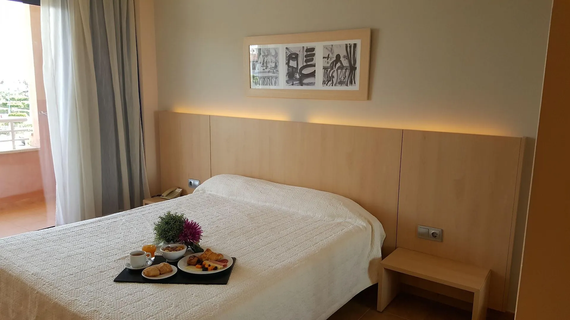 Aparthotel Advise Reina Vera