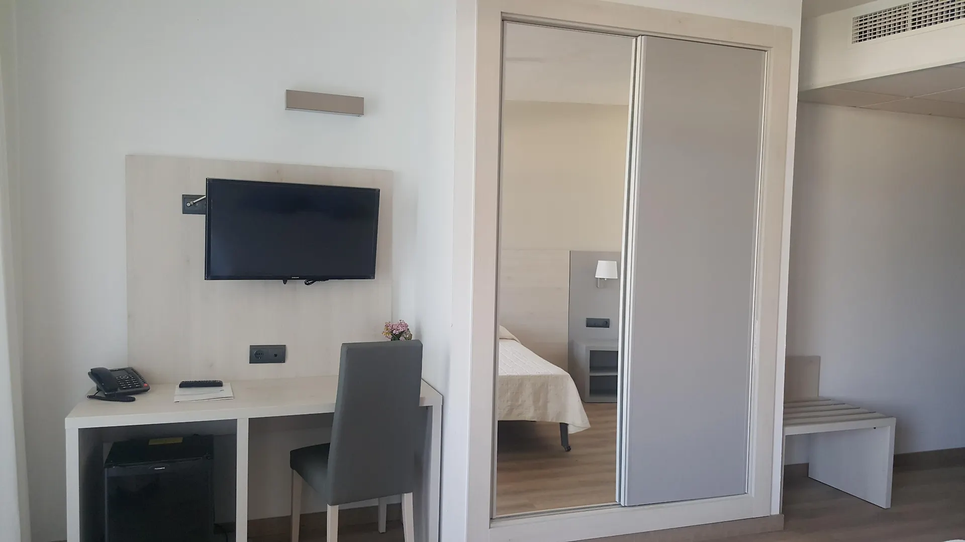Aparthotel Advise Reina Vera